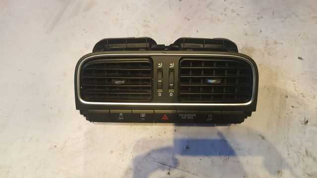 Volkswagen Polo 2011-2014 Çıkma Yedek Kalerifer Izgarası Orta